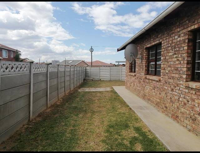 3 BEDROOM HOUSE RENTED IN RETIEF